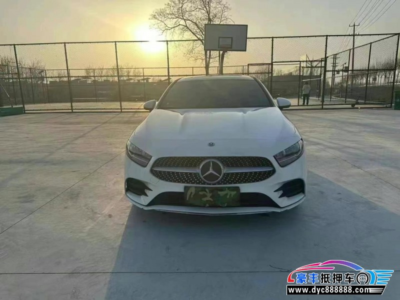 19年奔驰A轿车抵押车出售