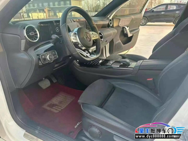 19年奔驰A轿车抵押车出售