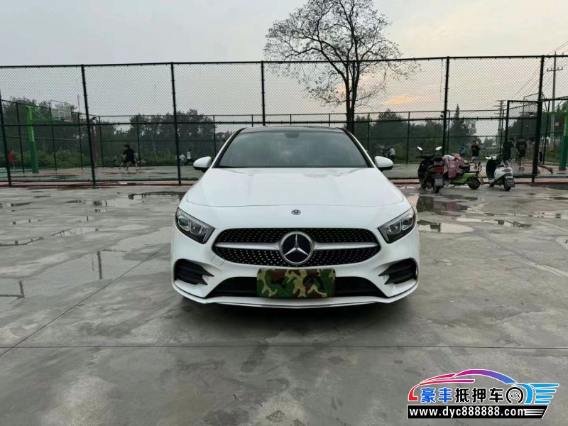 19年奔驰A轿车抵押车出售