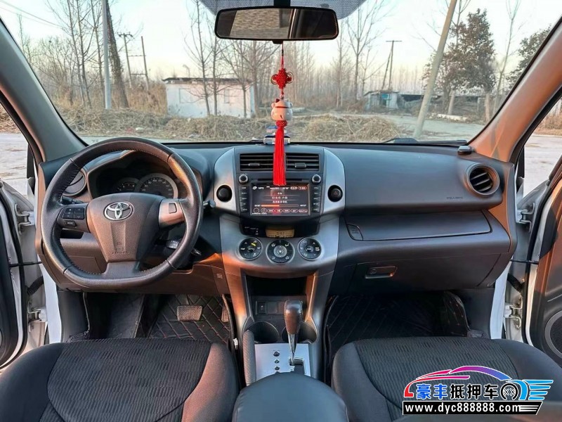 13年丰田RAV4荣放轿车抵押车出售