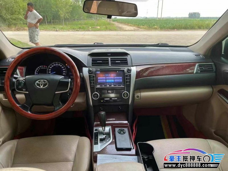 13年丰田凯美瑞轿车抵押车出售