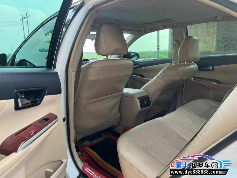 13年丰田凯美瑞轿车抵押车出售