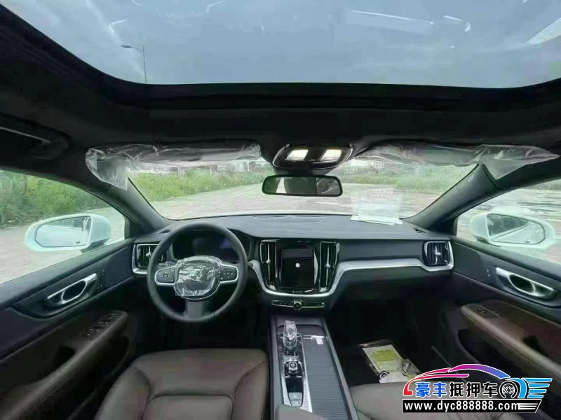 24年沃尔沃S60轿车抵押车出售