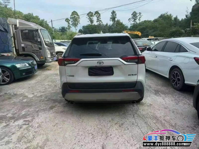 23年丰田RAV4轿车抵押车出售