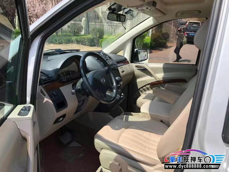 17年奔驰唯雅诺轿车抵押车出售