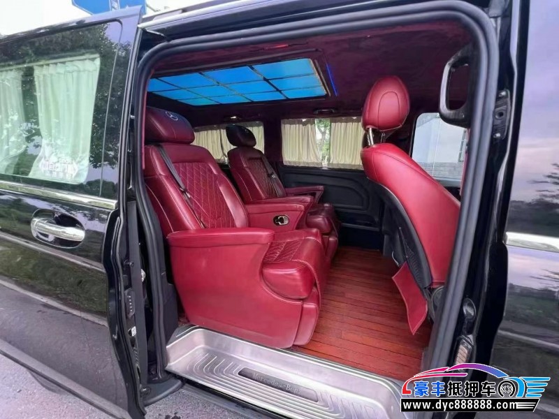 19年奔驰V轿车抵押车出售