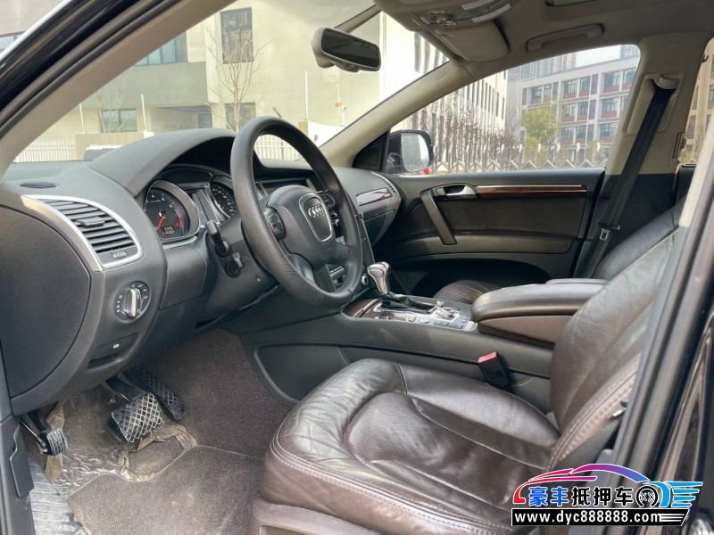 11年奥迪Q7轿车抵押车出售