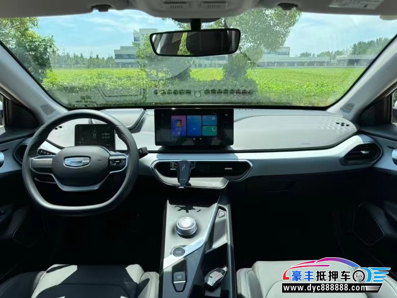 24年吉利几何轿车抵押车出售