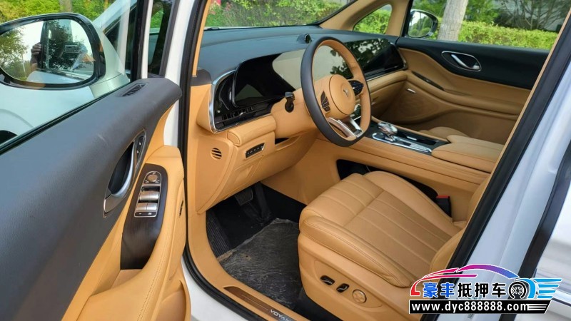 24年岚图梦想家轿车抵押车出售