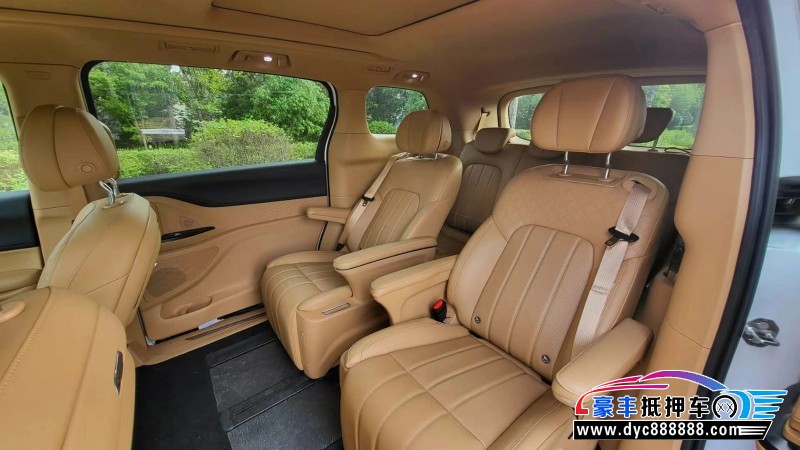 24年岚图梦想家轿车抵押车出售