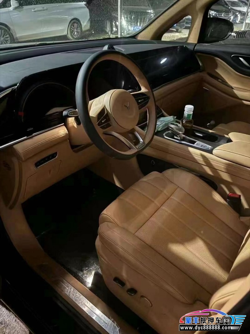 24年岚图梦想家轿车抵押车出售