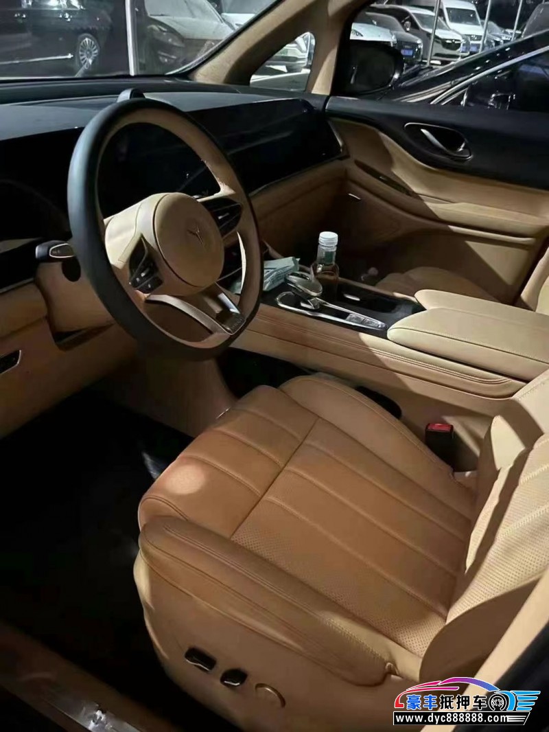 24年岚图梦想家轿车抵押车出售