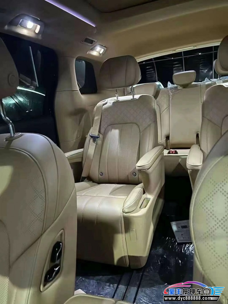 24年岚图梦想家轿车抵押车出售