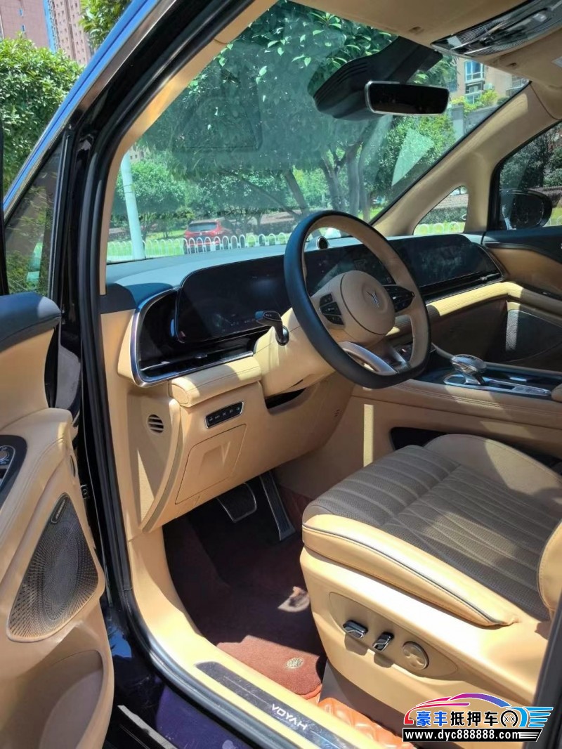 22年岚图梦想家轿车抵押车出售