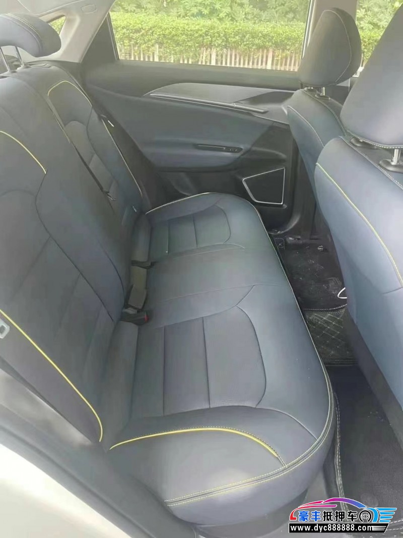 24年吉利几何轿车抵押车出售