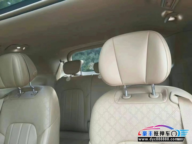 23年岚图梦想家轿车抵押车出售