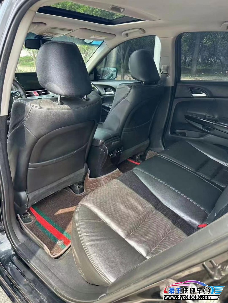 12年本田雅阁轿车抵押车出售