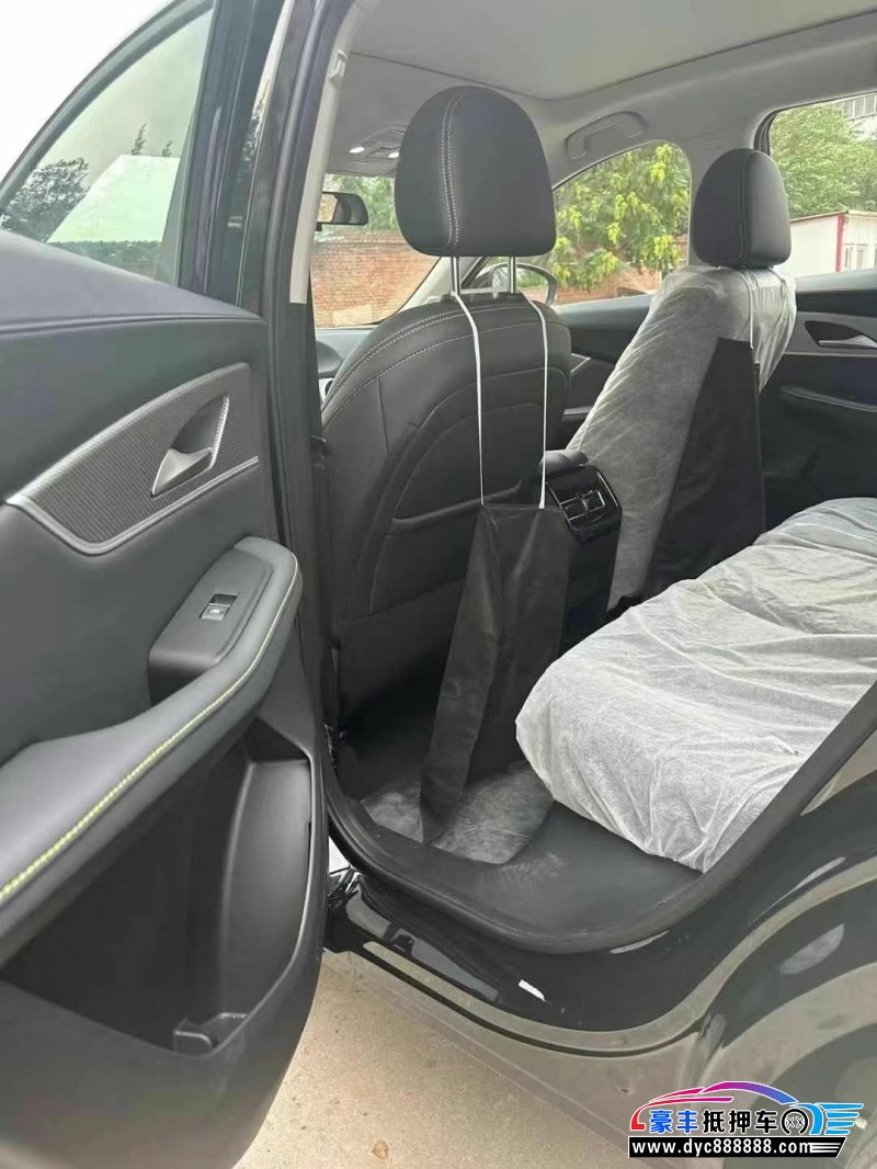 23年东风风行T5轿车抵押车出售