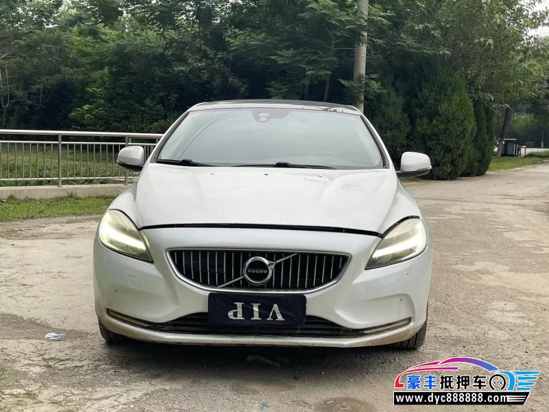 18年沃尔沃V40轿车抵押车出售
