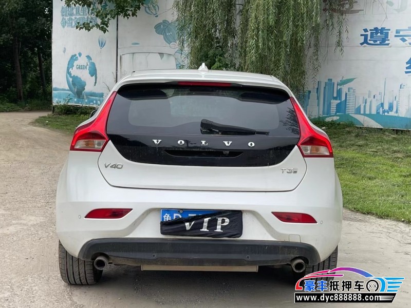 18年沃尔沃V40轿车抵押车出售