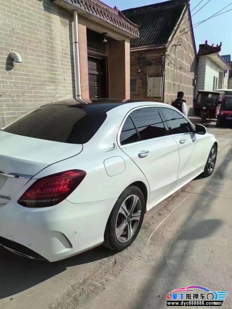 19年奔驰C轿车抵押车出售