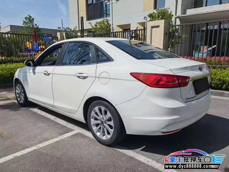 18年福特福睿斯轿车抵押车出售