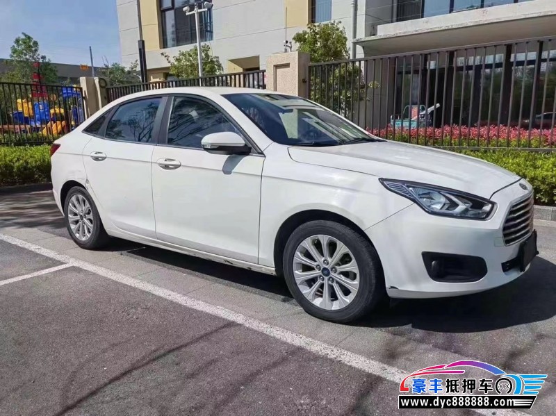 18年福特福睿斯轿车抵押车出售