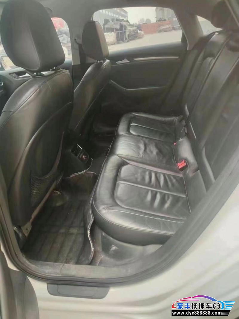 15年奥迪A3轿车抵押车出售