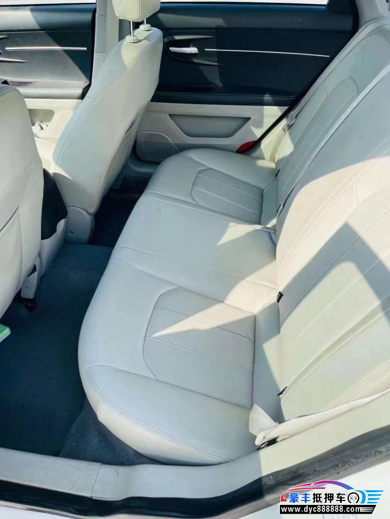 16年北汽绅宝D60轿车抵押车出售