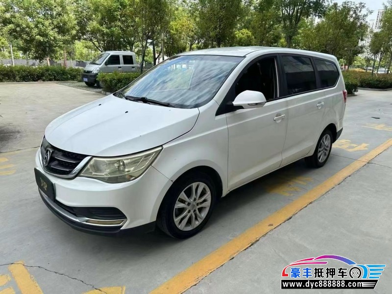 19年宝骏730轿车抵押车出售