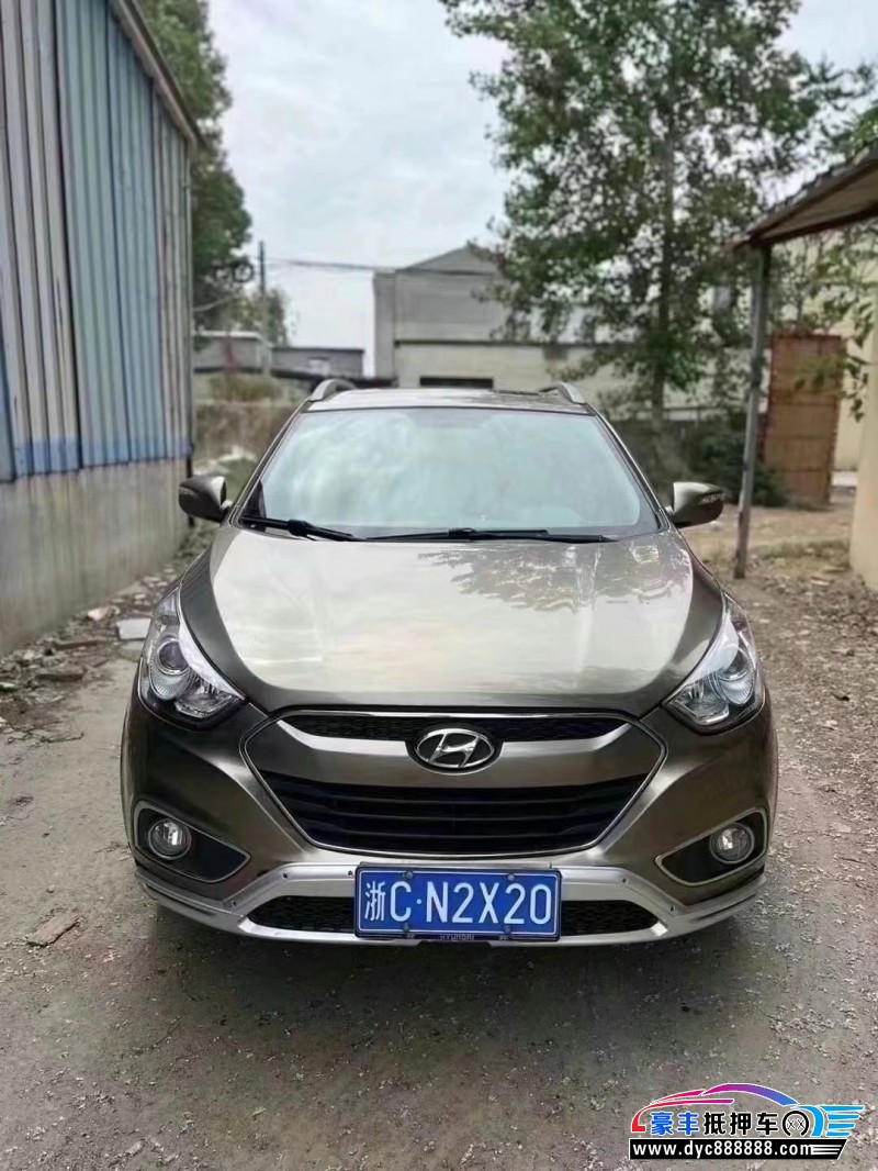 13年现代ix35轿车抵押车出售