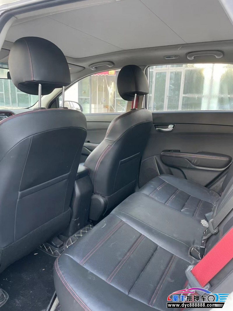 16年起亚KX3轿车抵押车出售