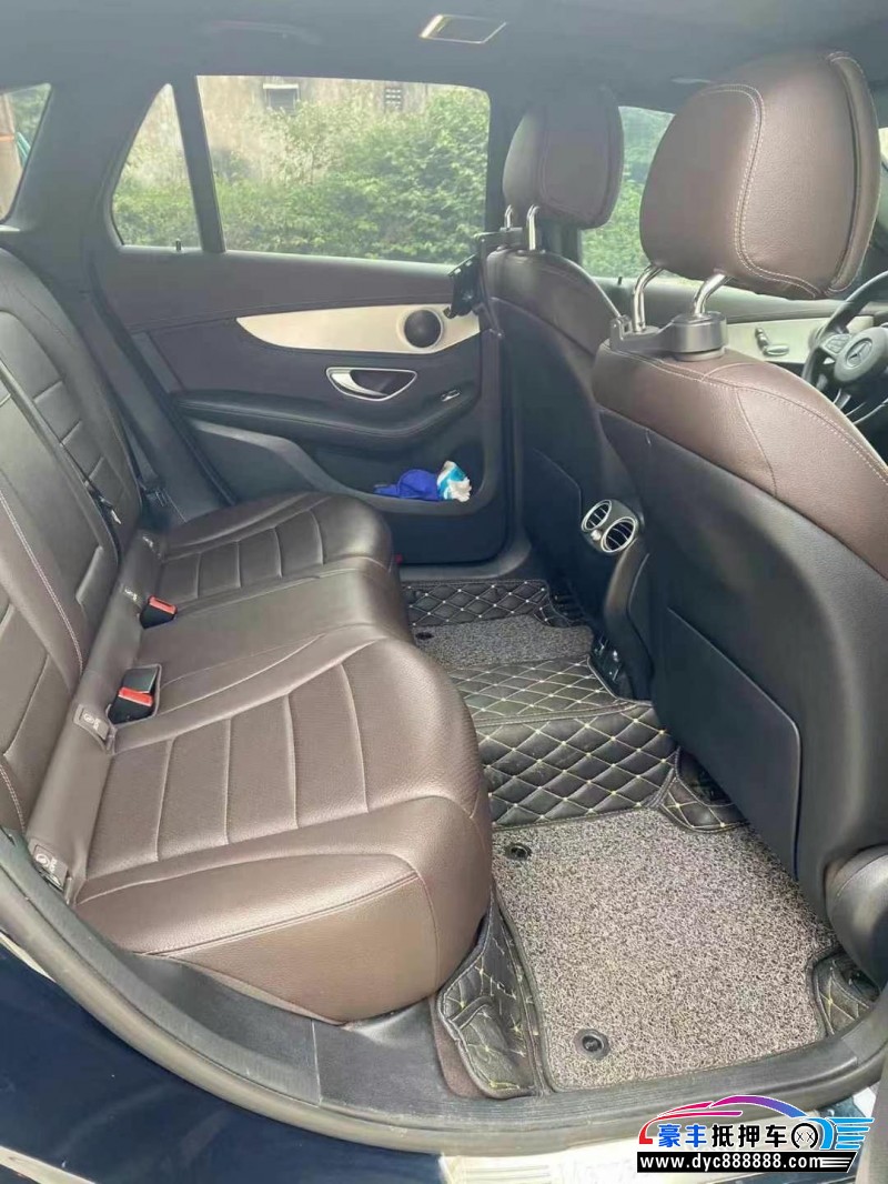 19年奔驰GLC轿车抵押车出售