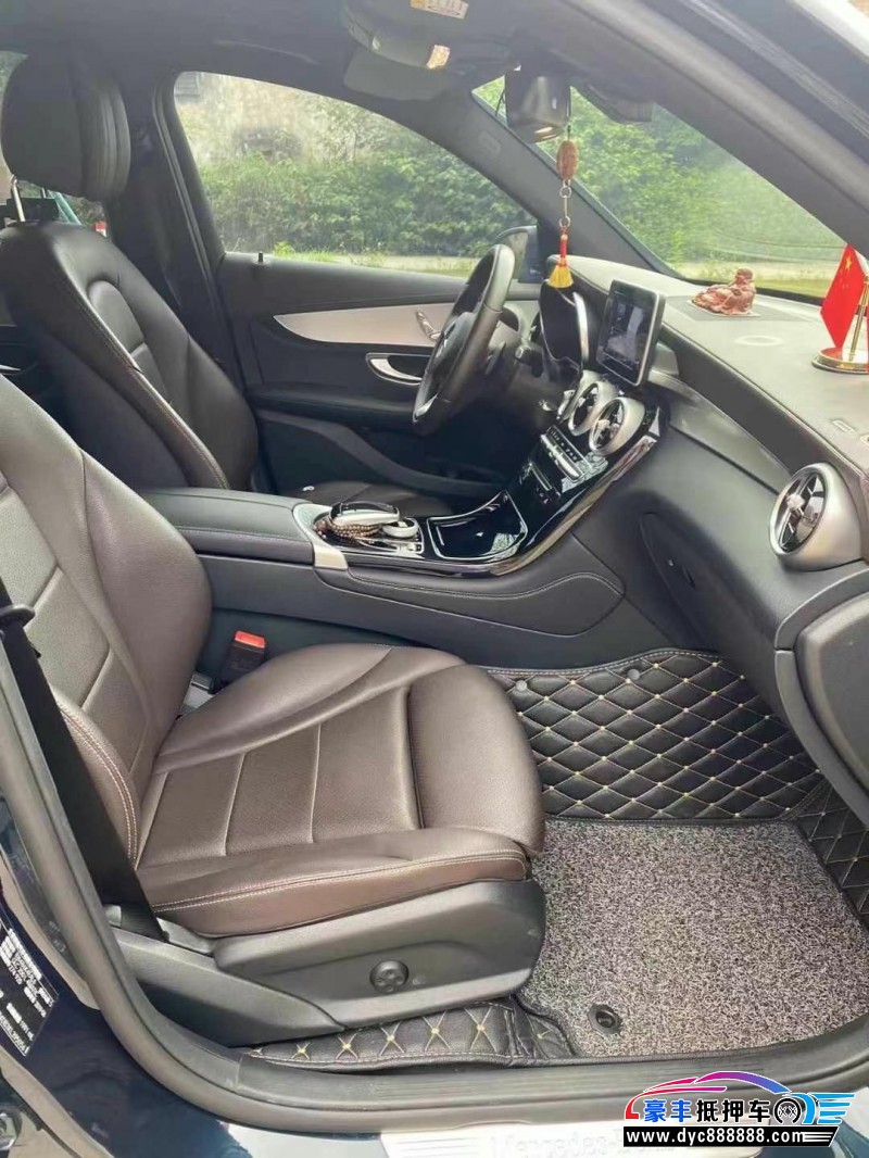 19年奔驰GLC轿车抵押车出售