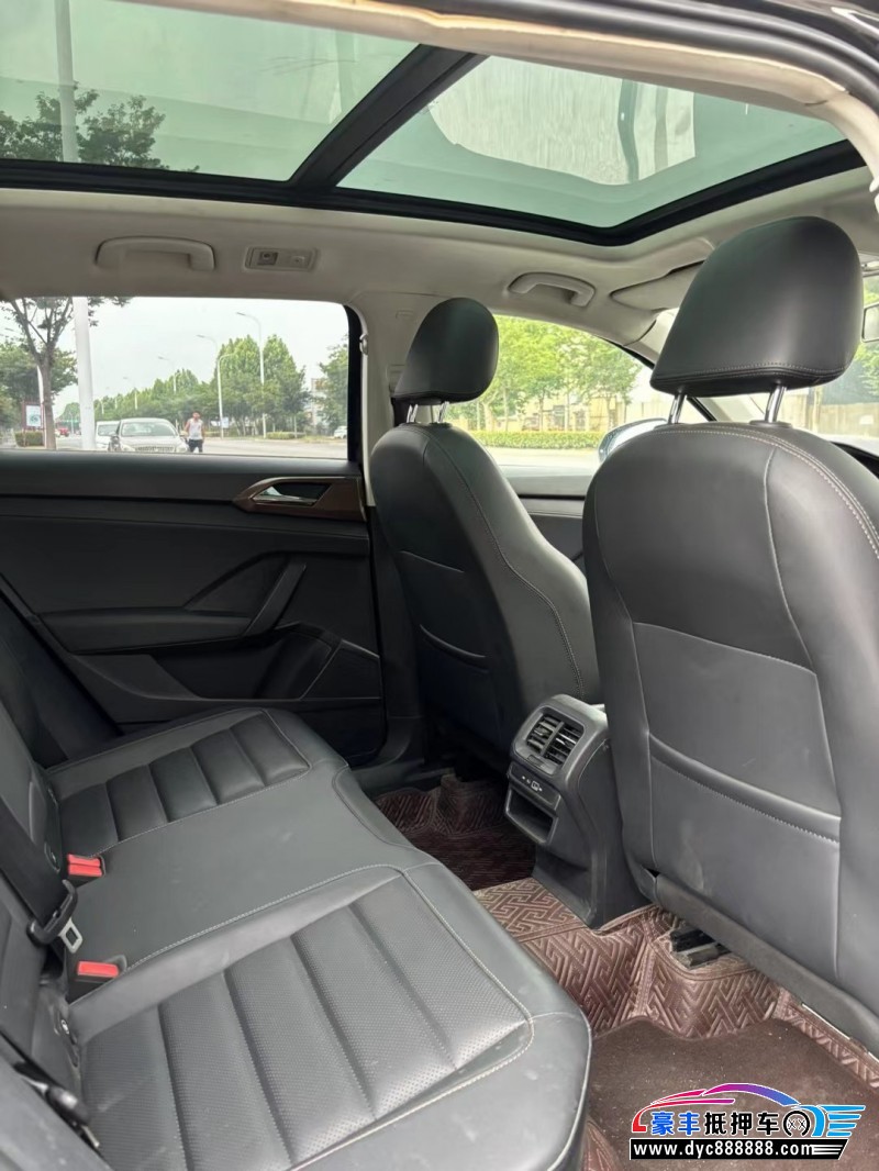 21年大众途岳轿车抵押车出售