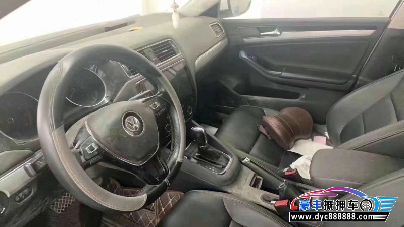 16年大众速腾轿车抵押车出售