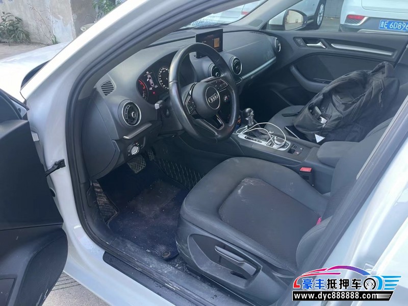 19年奥迪A3轿车抵押车出售