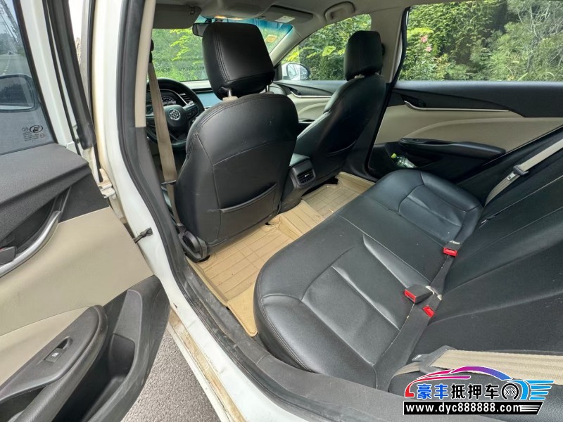 15年别克英朗轿车抵押车出售