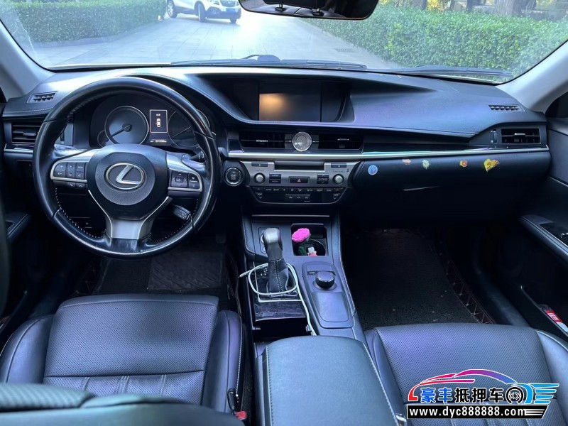 16年雷克萨斯ES轿车抵押车出售