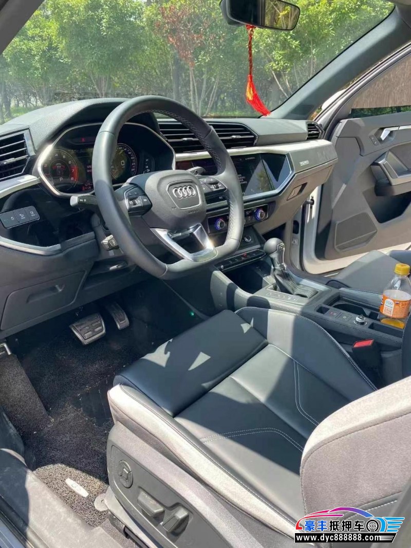 24年奥迪Q3轿车抵押车出售