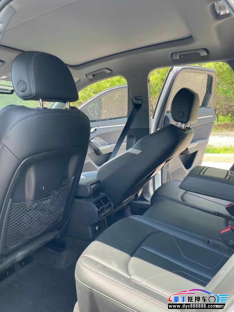 24年奥迪Q3轿车抵押车出售