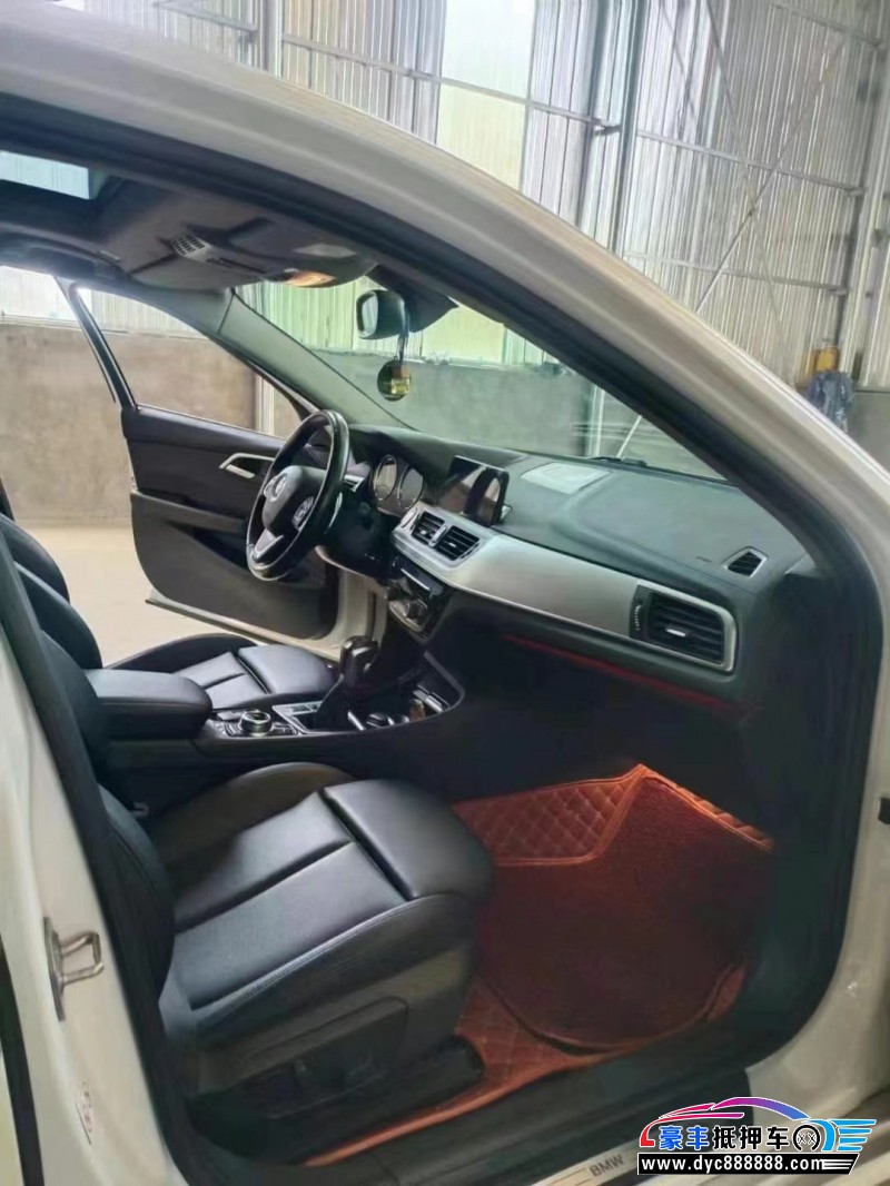 18年宝马1系轿车抵押车出售