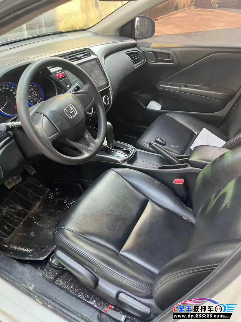 17年本田锋范轿车抵押车出售