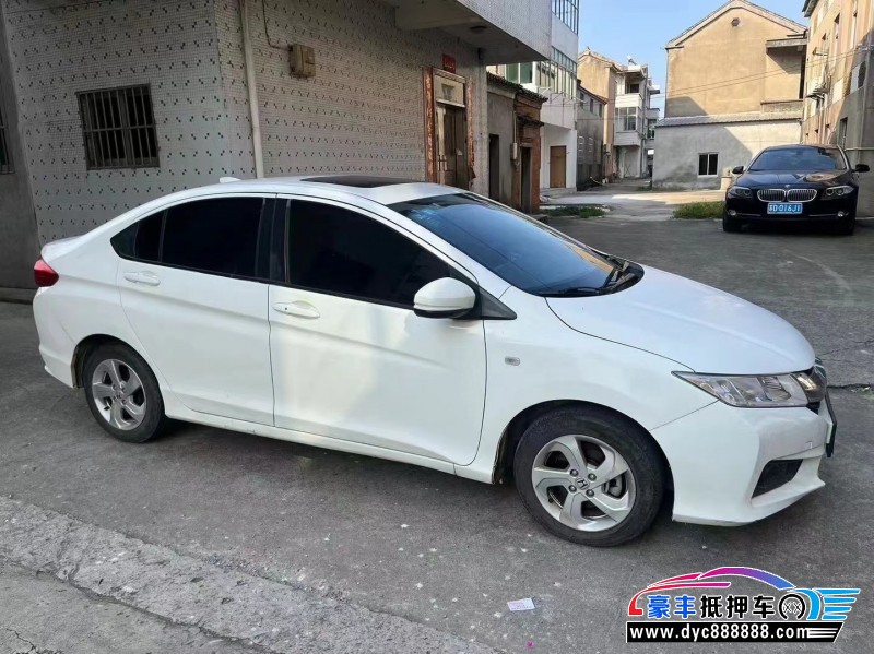 17年本田锋范轿车抵押车出售