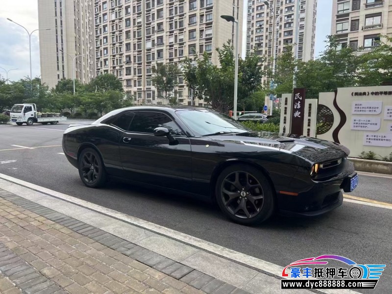 18年道奇道奇挑战者轿车抵押车出售