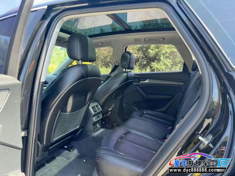 19年奥迪Q5轿车抵押车出售