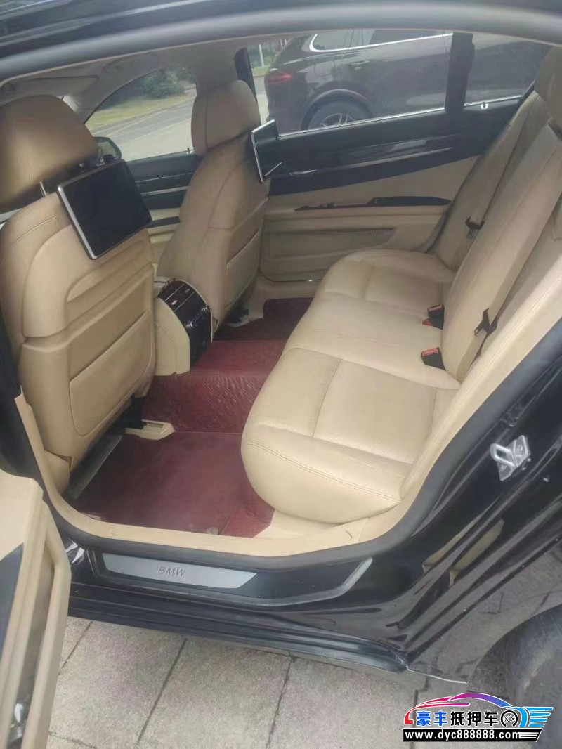 13年宝马7系轿车抵押车出售
