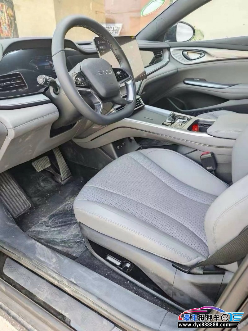 24年比亚迪海豹轿车抵押车出售