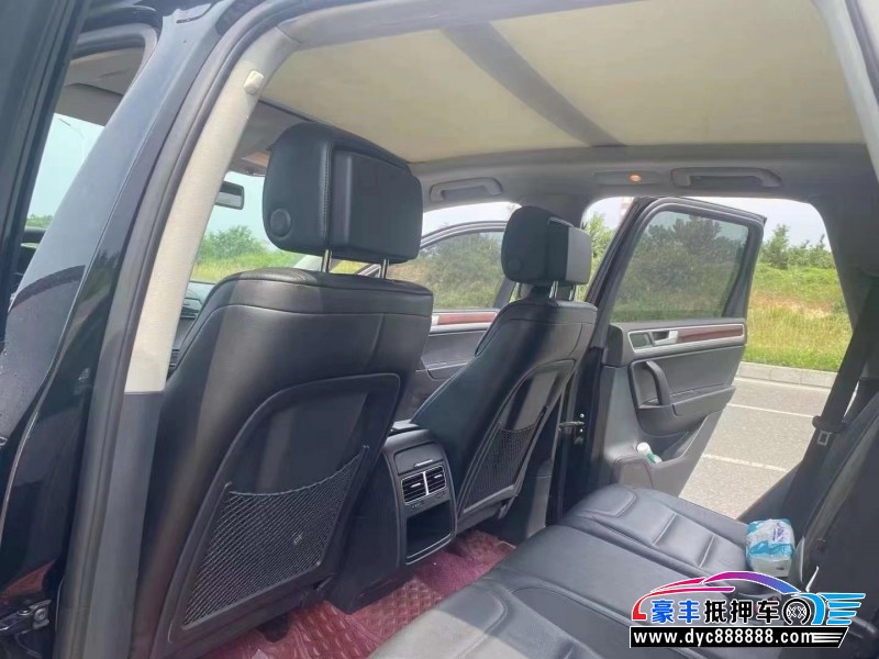 14年大众途锐轿车抵押车出售