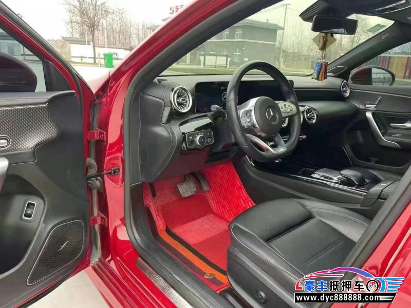 20年奔驰A轿车抵押车出售